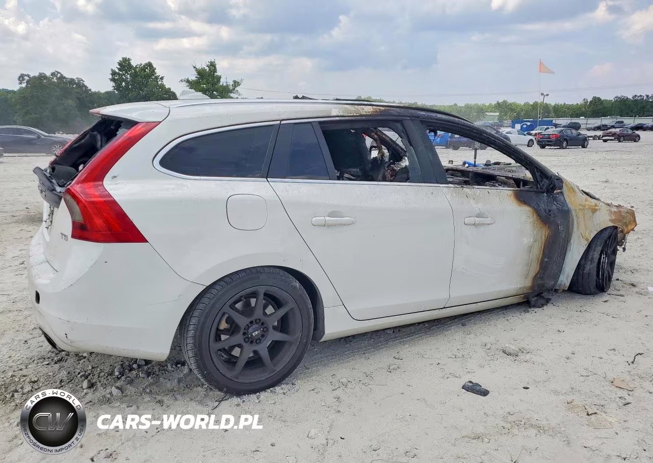 2015 Volvo V60 Premier VIN:YV126MEB7F1200752 - 3