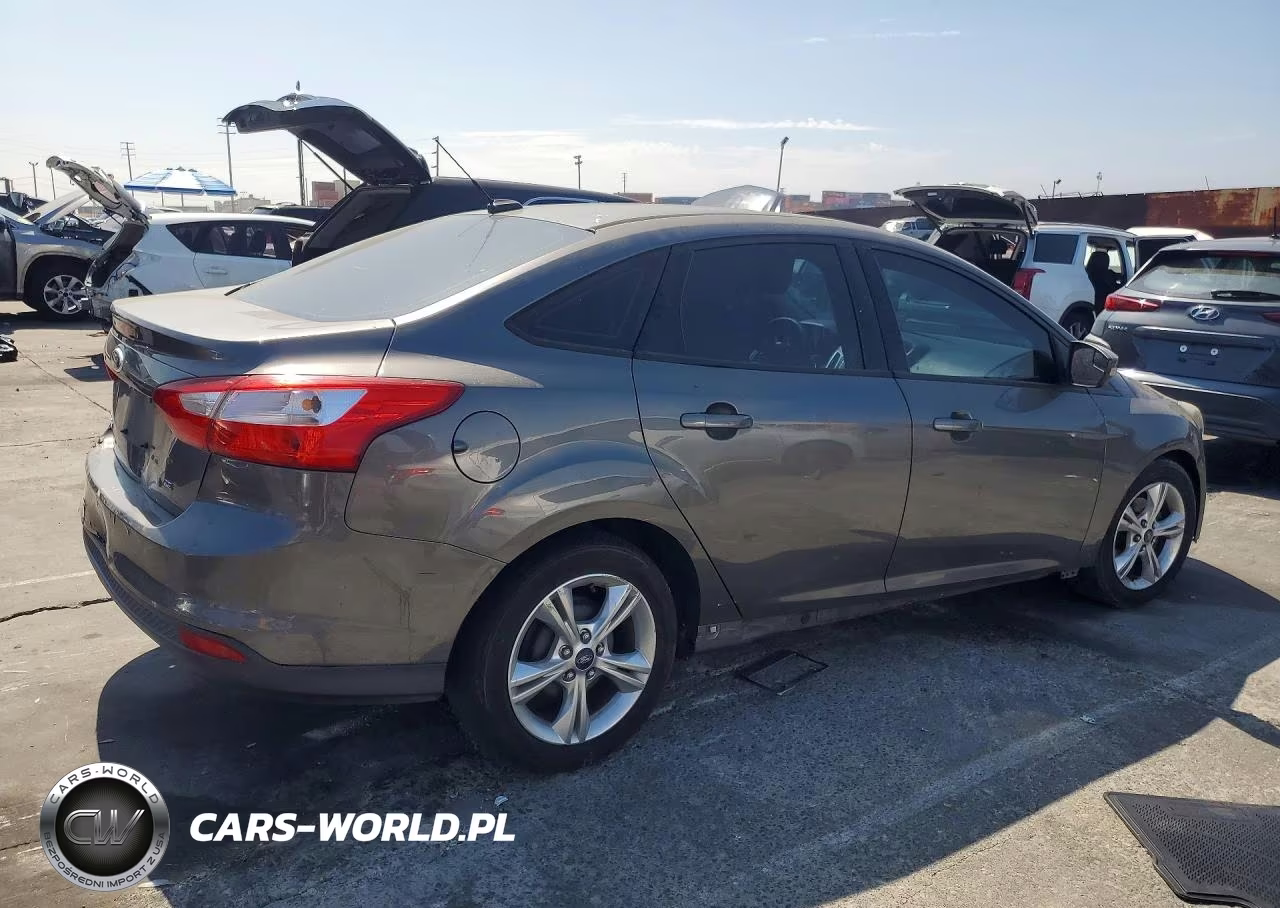 2013 Ford Focus Se VIN:1FADP3F22DL353034 - 3