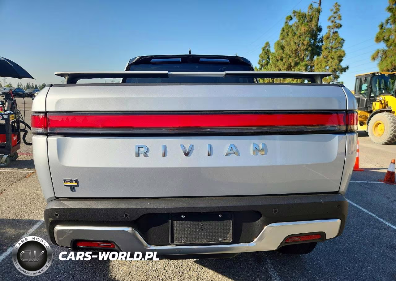 2022 Rivian R1T Adventure VIN:7FCTGAAA2NN011852 - 6