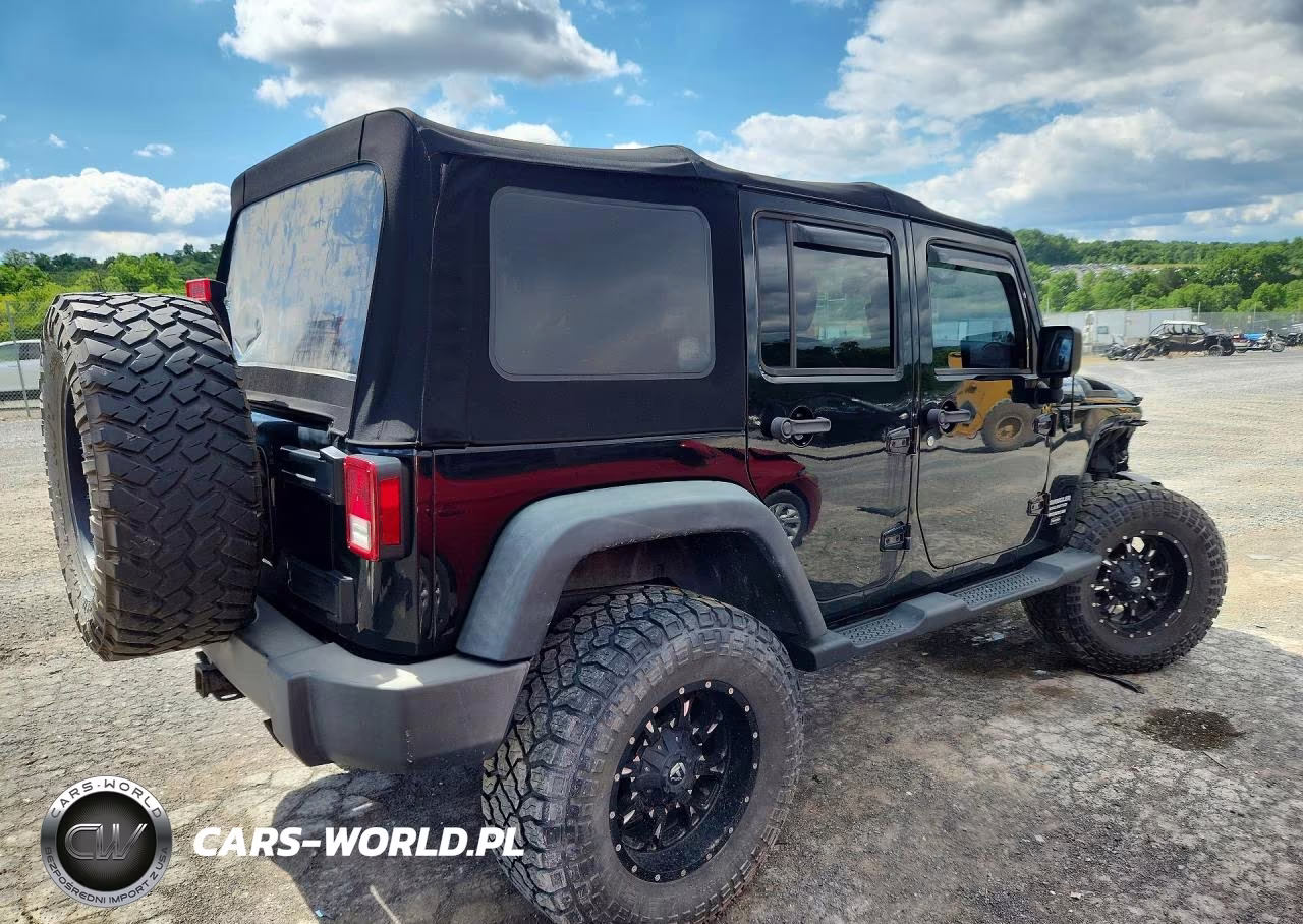 2013 Jeep Wrangler VIN:1C4HJWDGXDL509785 - 3