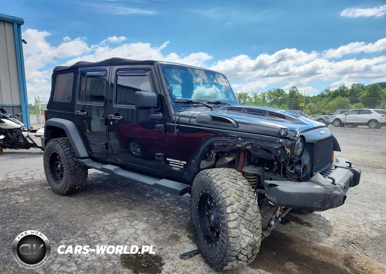 2013 Jeep Wrangler VIN:1C4HJWDGXDL509785 - 4