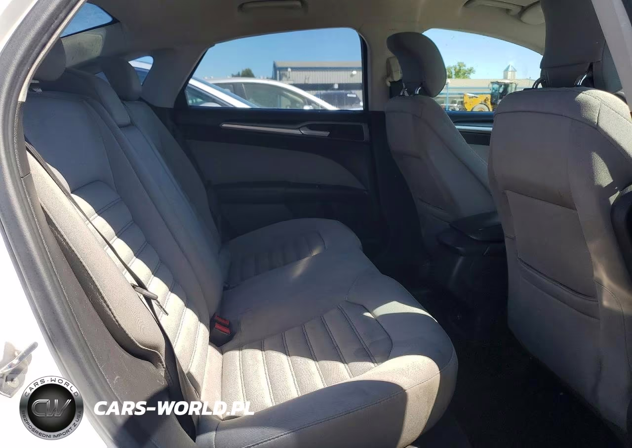 2013 Ford Fusion S VIN:3FA6P0G72DR120659 - 10