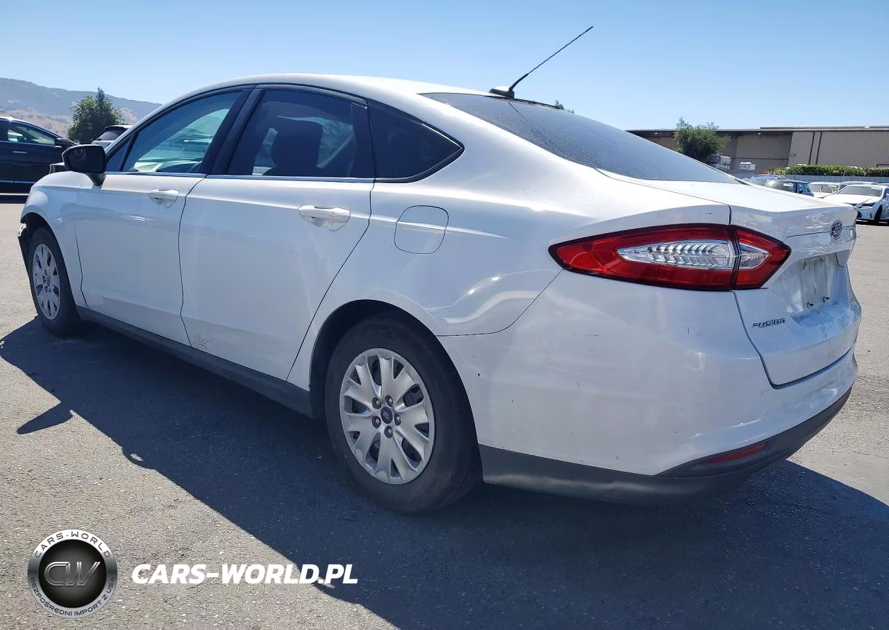 2013 Ford Fusion S VIN:3FA6P0G72DR120659 - 2