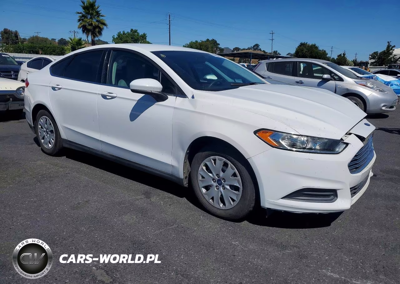 2013 Ford Fusion S VIN:3FA6P0G72DR120659 - 4