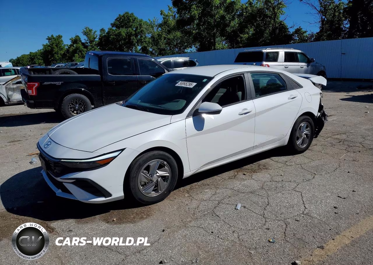 2025 Hyundai Elantra Se – zdjęcie 1 z 12
