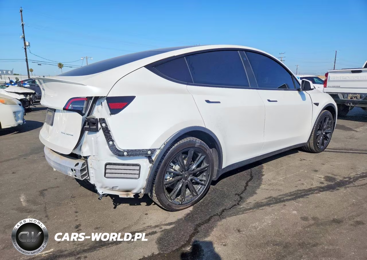 2021 Tesla Model Y VIN:5YJYGDEE7MF202643 - 3