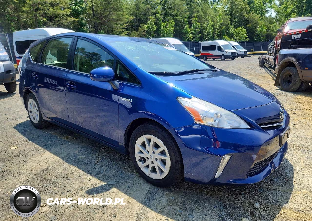 2014 Toyota Prius V Three VIN:JTDZN3EU8E3336913 - 4