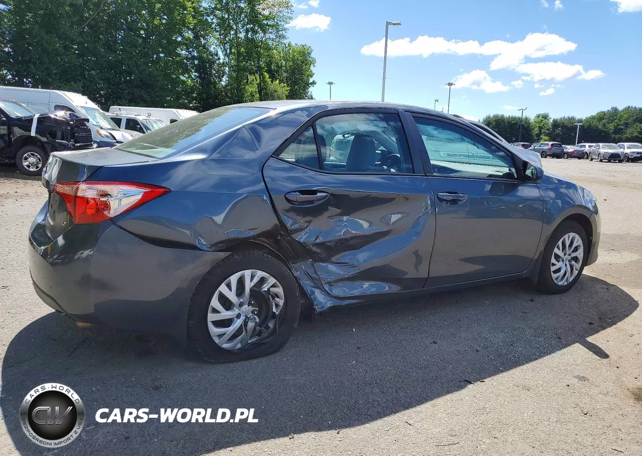 2018 Toyota Corolla Le VIN:2T1BURHE6JC982979 - 3
