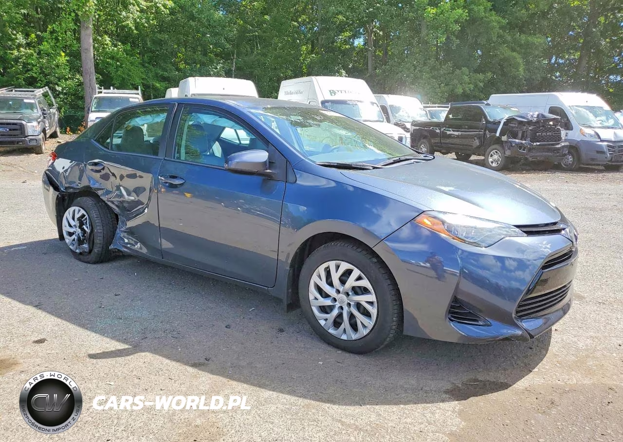 2018 Toyota Corolla Le VIN:2T1BURHE6JC982979 - 4