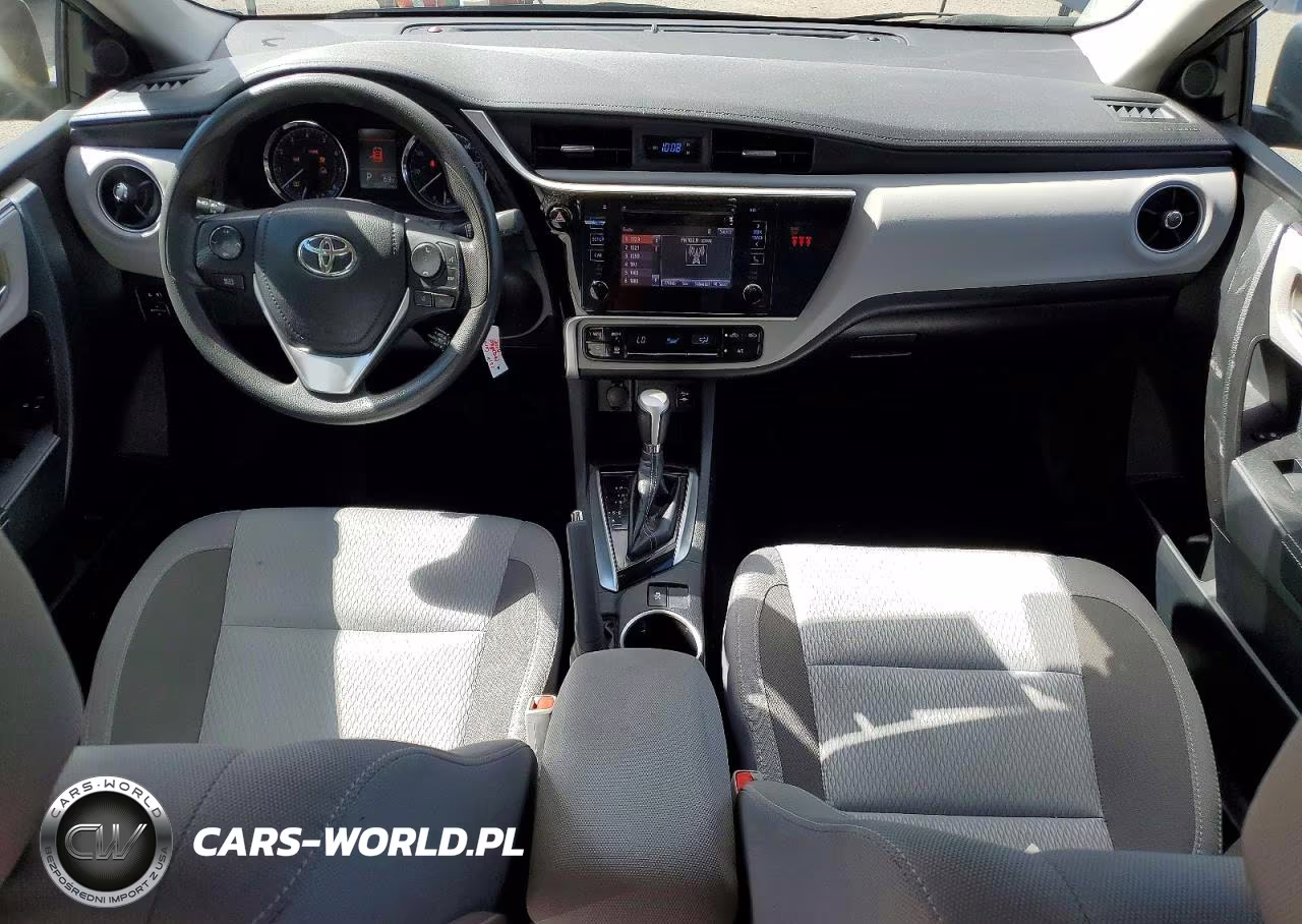 2018 Toyota Corolla Le VIN:2T1BURHE6JC982979 - 8