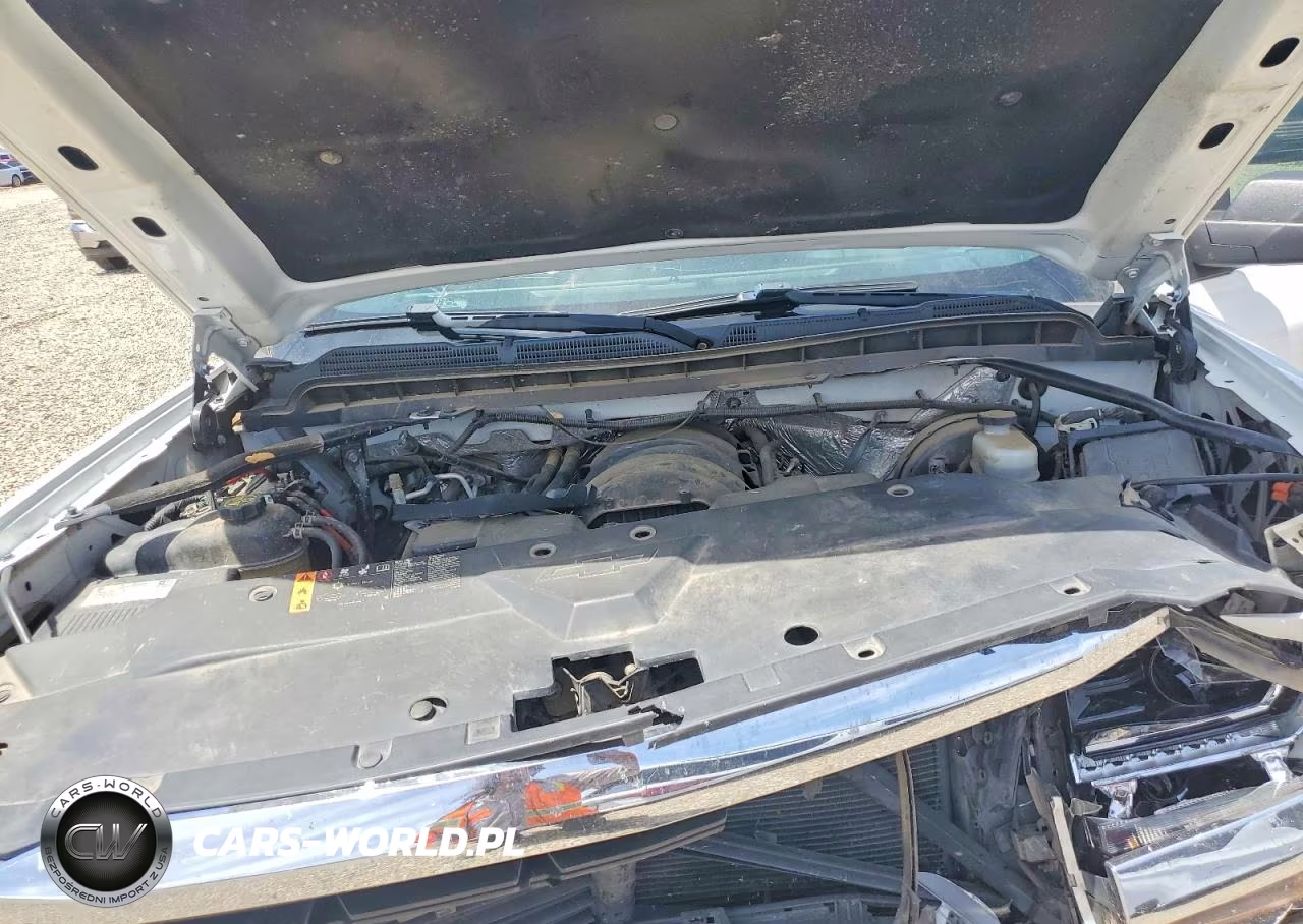 2018 Chevrolet Silverado K1500 VIN:3GCUKNECXJG427307 - 11