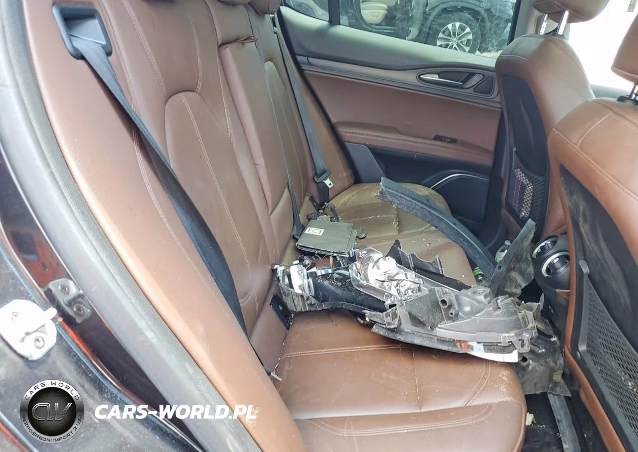 2021 Alfa Romeo Stelvio Ti VIN:ZASPAKBNXM7D17448 - 10