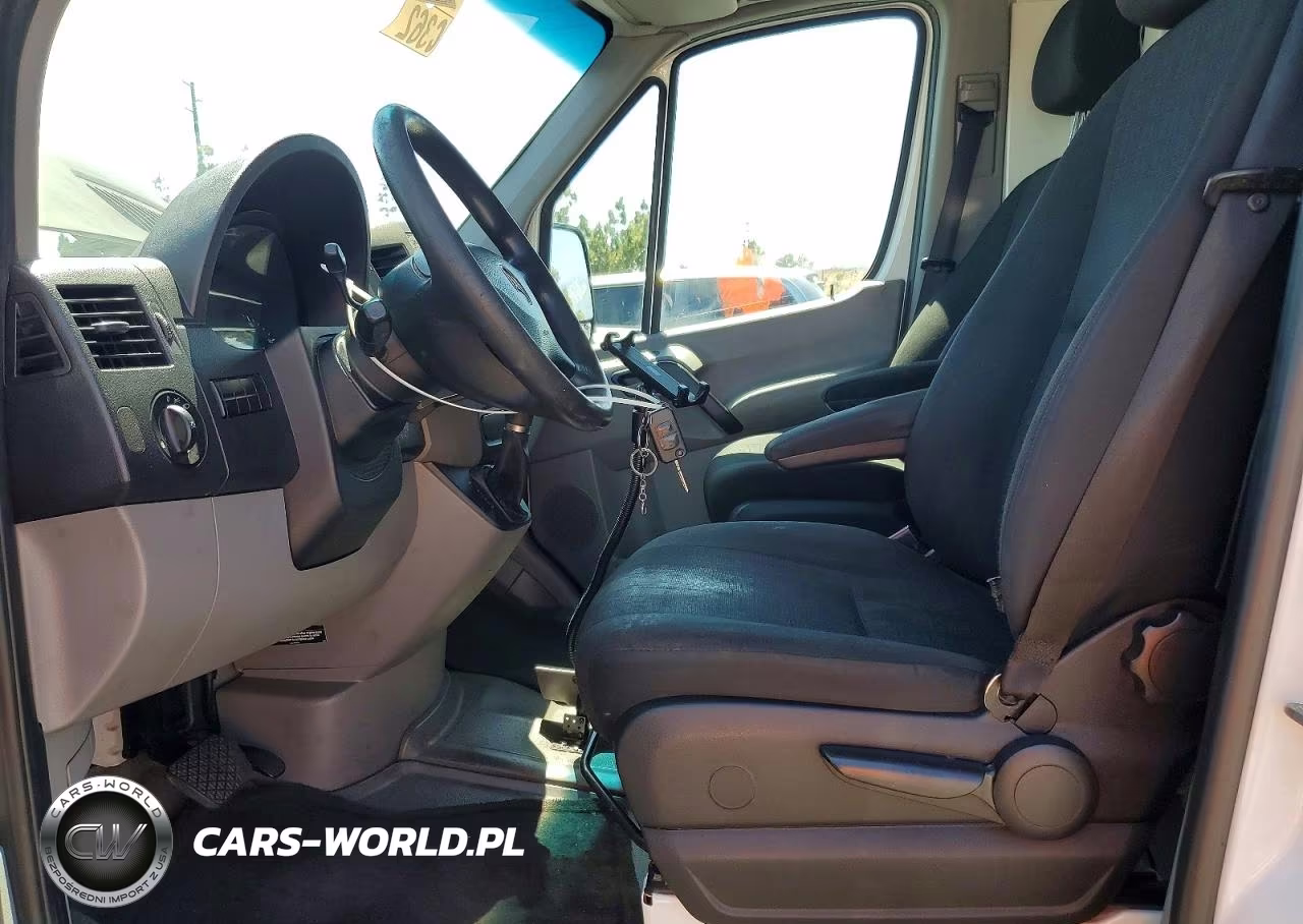 2016 Mercedes Benz Sprinter 2500 Delivery Van VIN:WD3PE8CDXGP317342 - 7