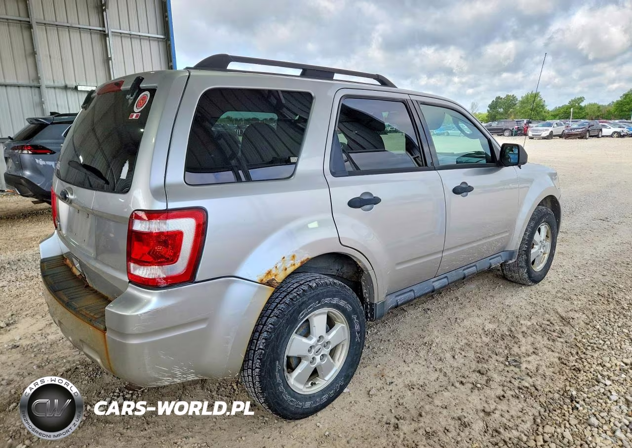 2010 Ford Escape Xlt VIN:1FMCU0D79AKB42731 - 3