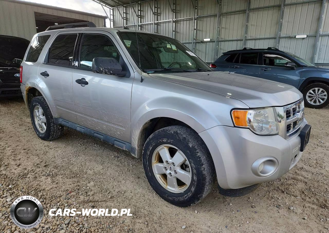 2010 Ford Escape Xlt VIN:1FMCU0D79AKB42731 - 4