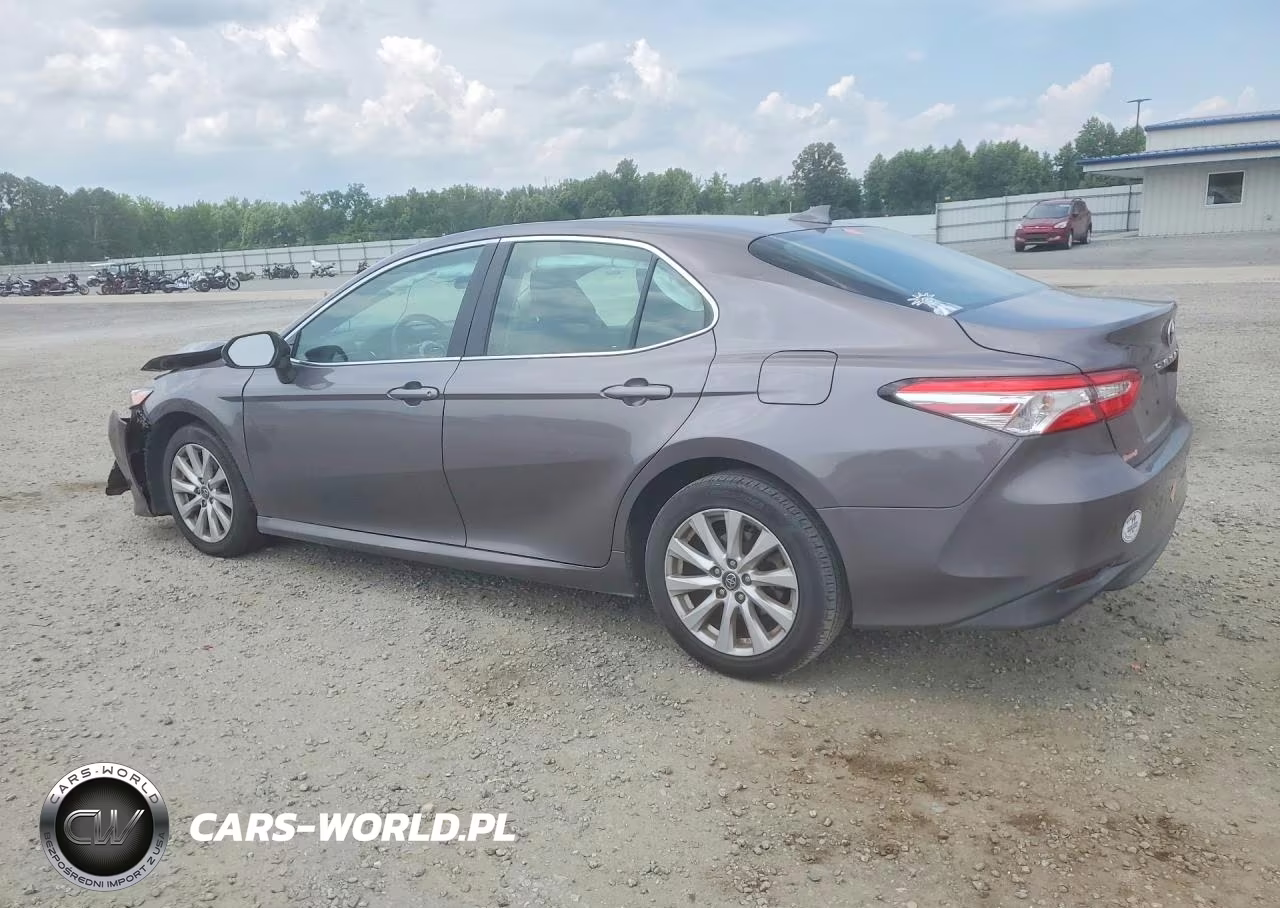 2020 Toyota Camry Le VIN:4T1C11AK2LU945332 - 2