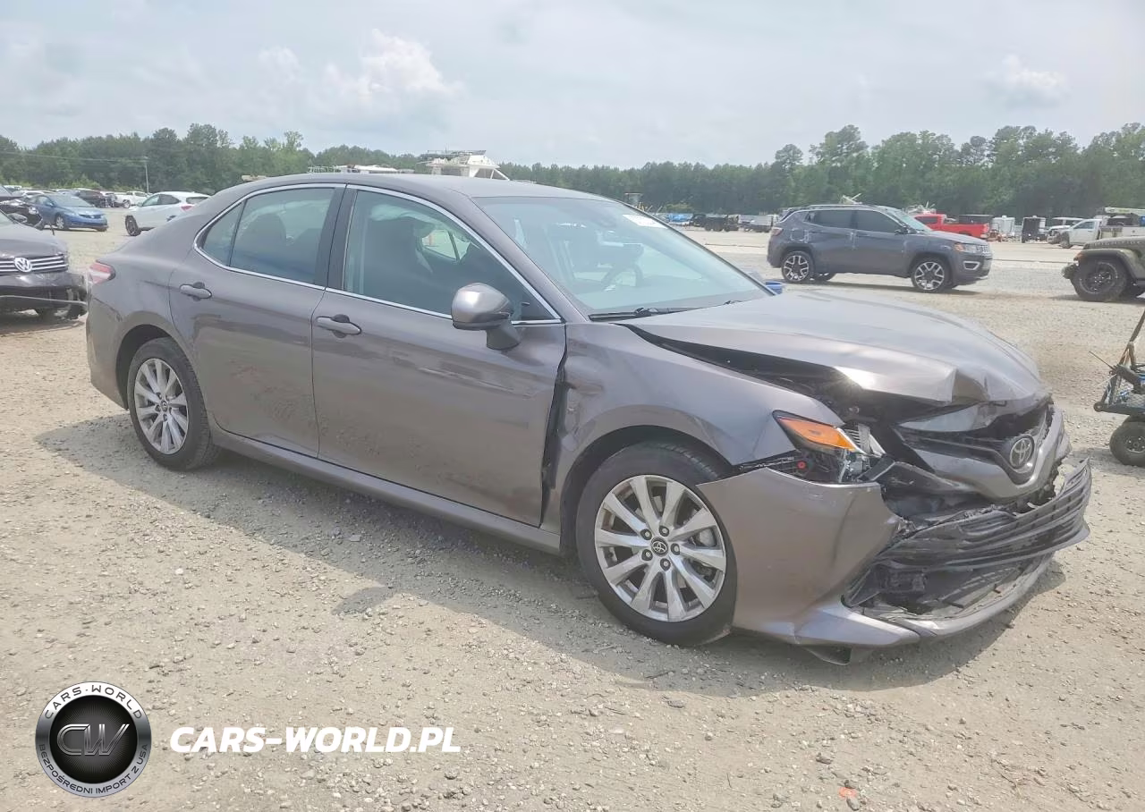 2020 Toyota Camry Le VIN:4T1C11AK2LU945332 - 4