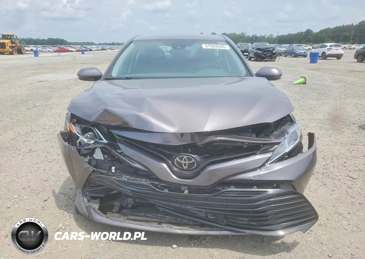 2020 Toyota Camry Le VIN:4T1C11AK2LU945332 - 5