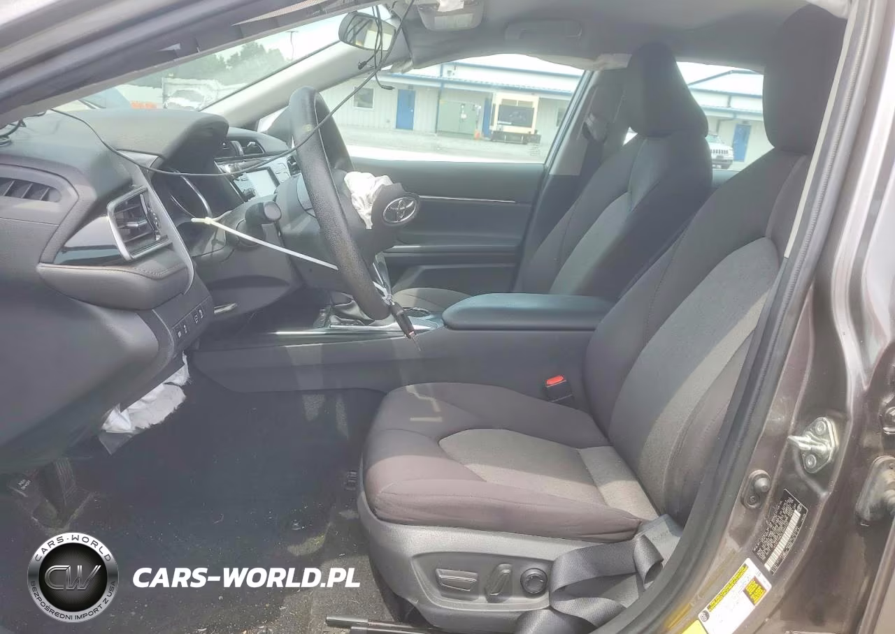 2020 Toyota Camry Le VIN:4T1C11AK2LU945332 - 7
