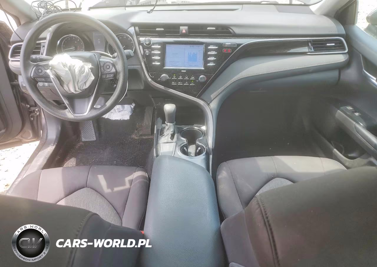 2020 Toyota Camry Le VIN:4T1C11AK2LU945332 - 8