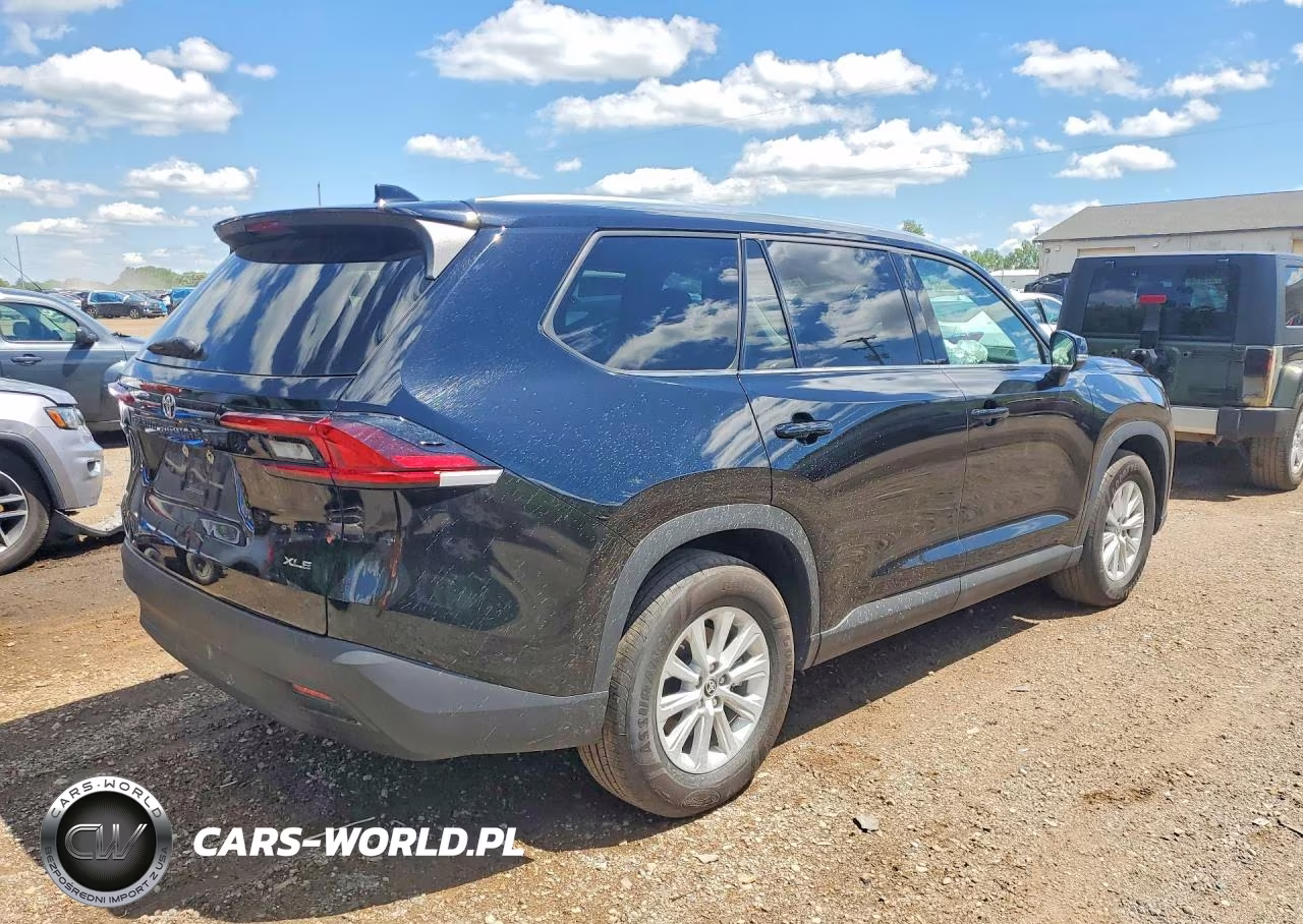 2026 Toyota Grand Highlander Xle VIN:5TDAAAB55TS124542 - 3