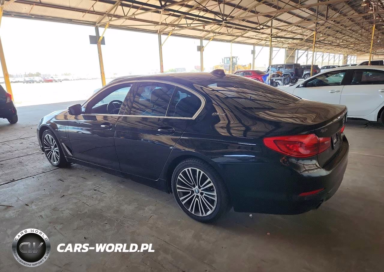 2019 BMW 530E VIN:WBAJA9C53KB392649 - 2