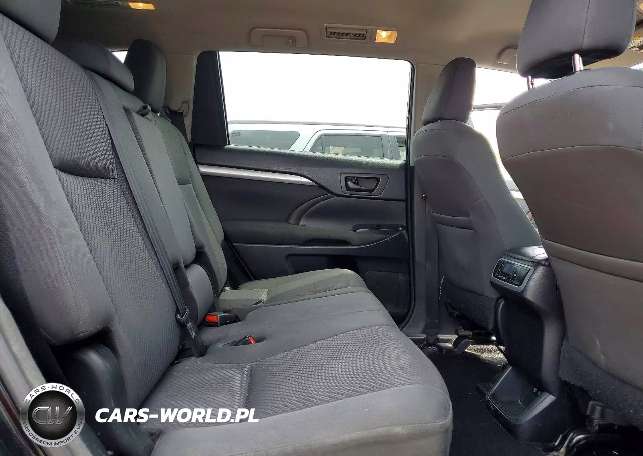 2018 Toyota Highlander Le VIN:5TDBZRFH8JS817683 - 11