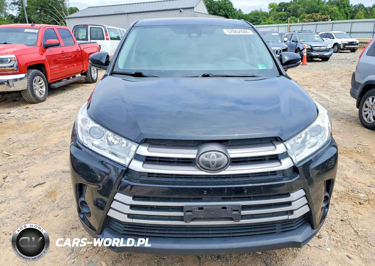 2018 Toyota Highlander Le VIN:5TDBZRFH8JS817683 - 5
