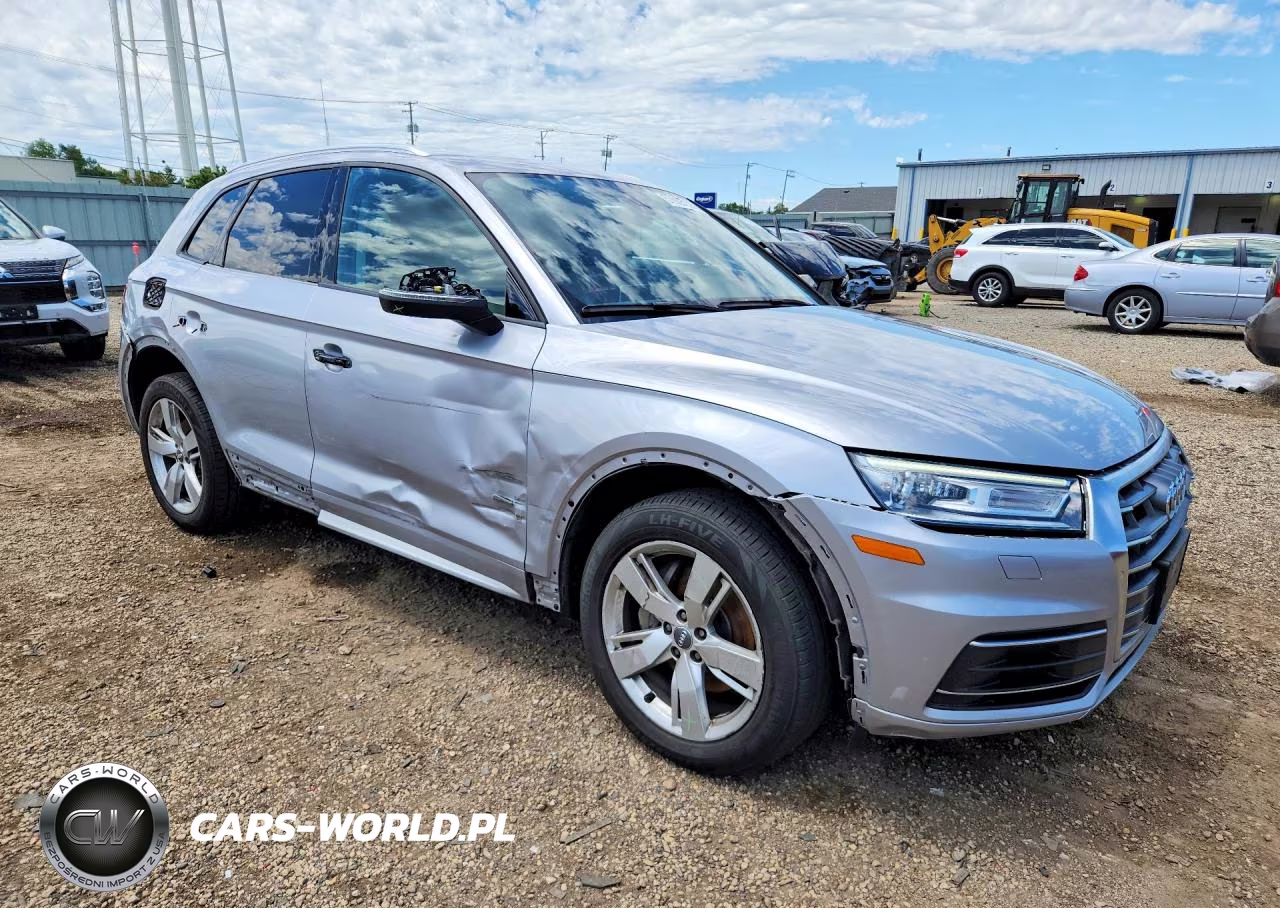 2018 Audi Q5 Premium VIN:WA1ANAFYXJ2195419 - 4