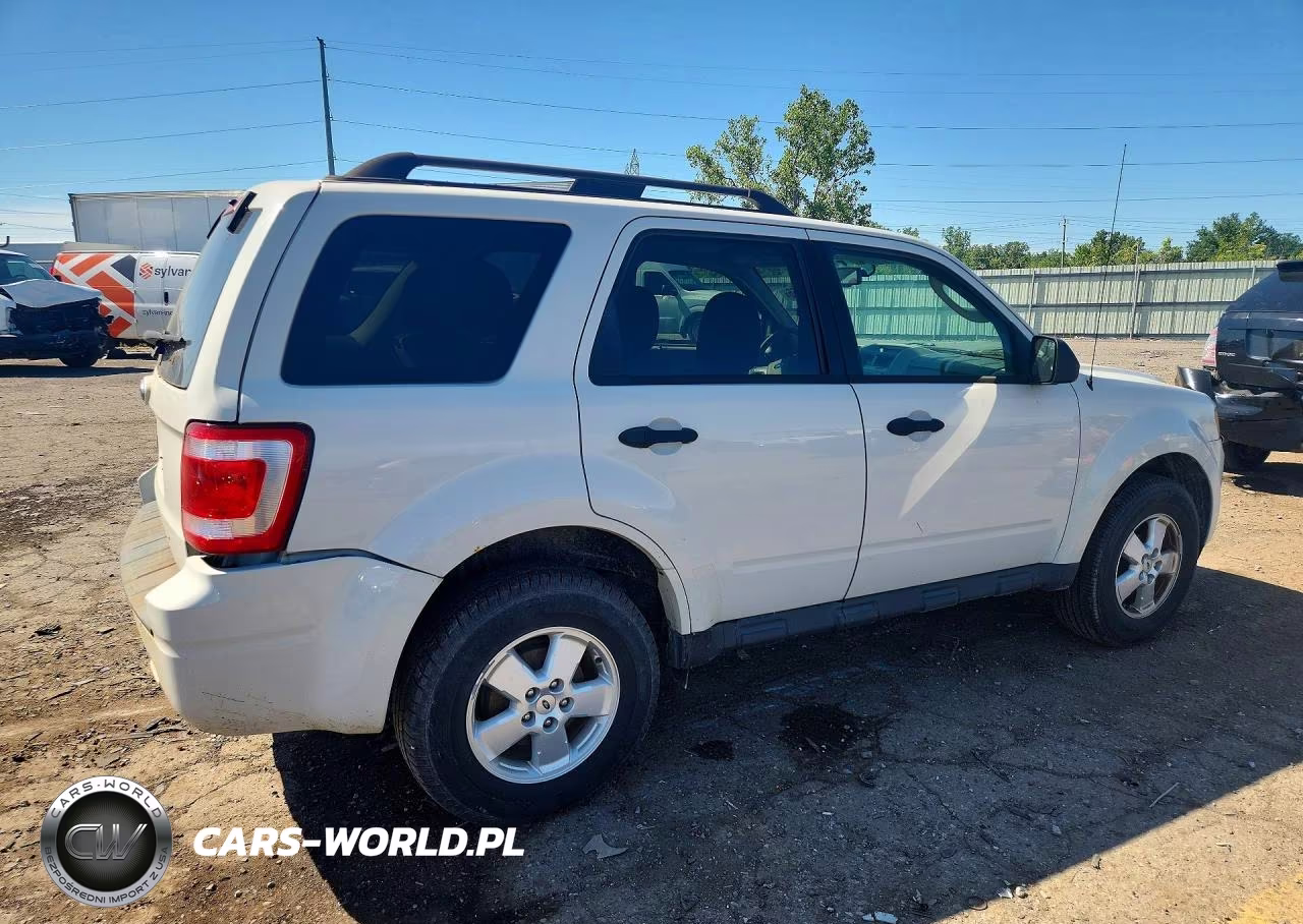 2010 Ford Escape Xlt VIN:1FMCU0D72AKC65366 - 3