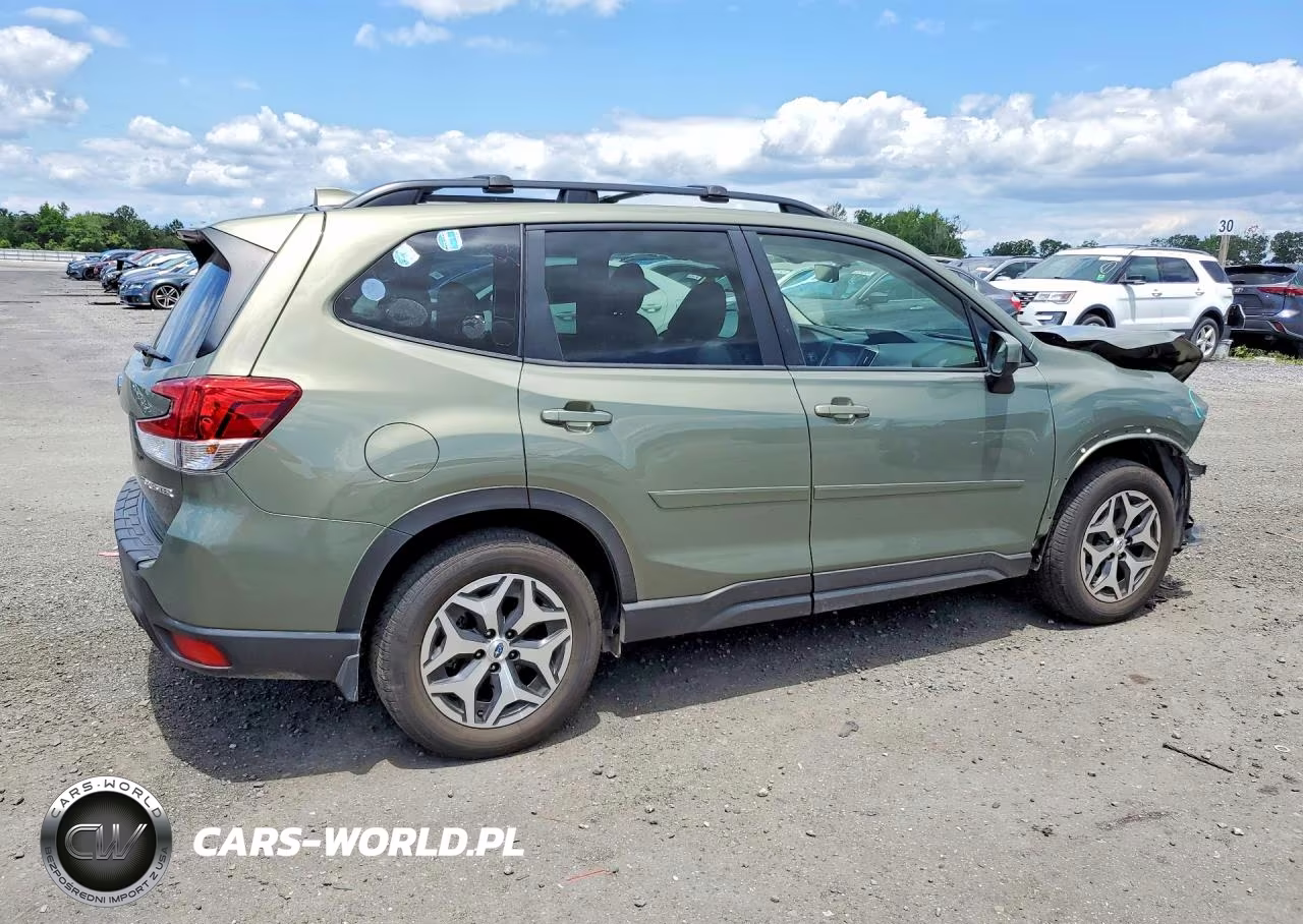2021 Subaru Forester Premium VIN:JF2SKAJC9MH466004 - 3