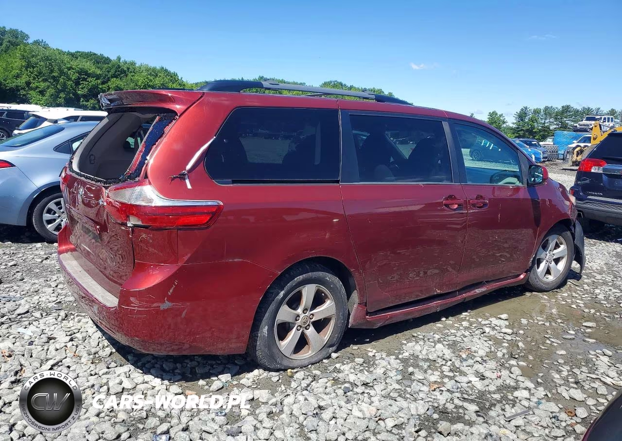 2017 Toyota Sienna Le VIN:5TDKZ3DC3HS772408 - 3