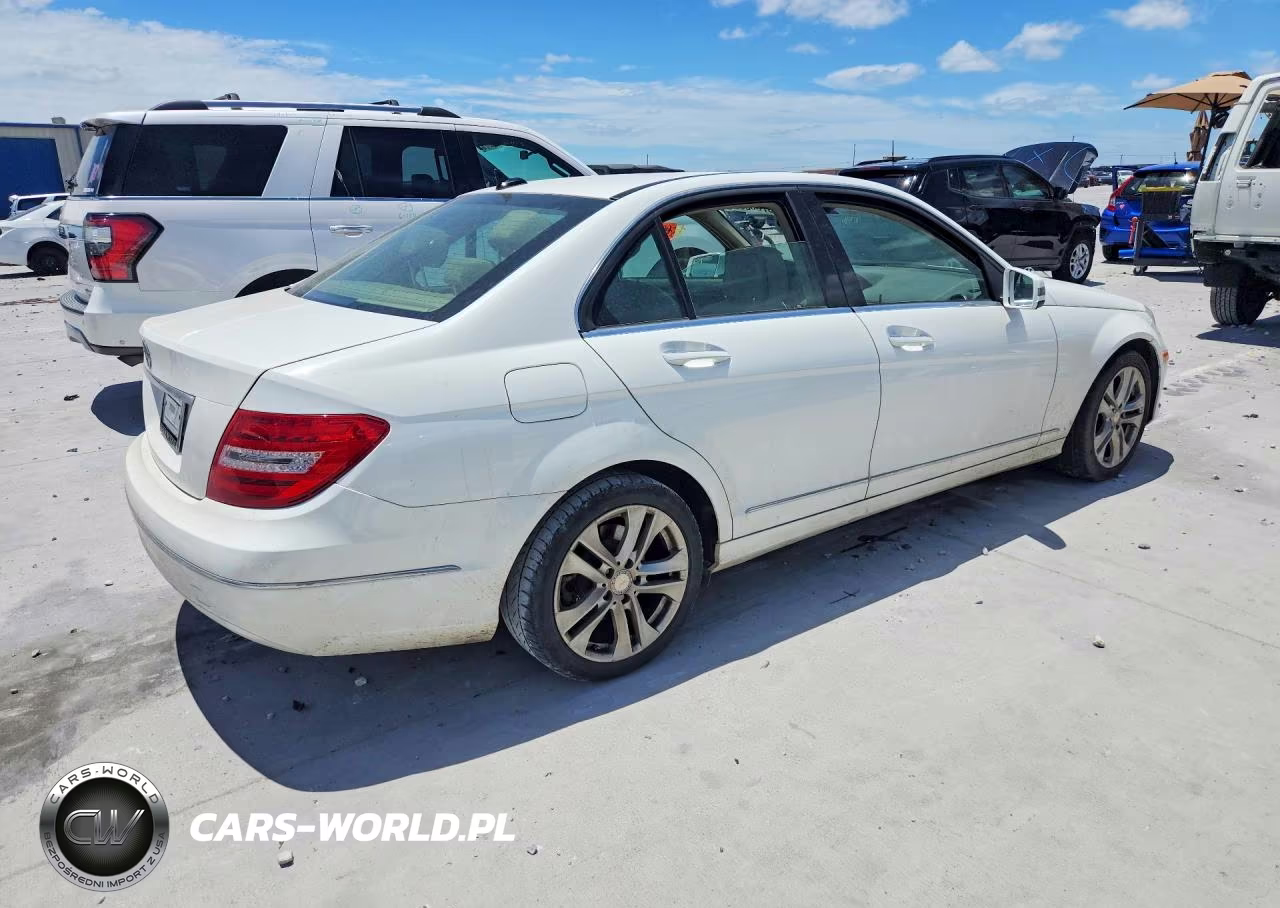 2013 Mercedes-Benz C 250 VIN:WDDGF4HB4DA783145 - 3