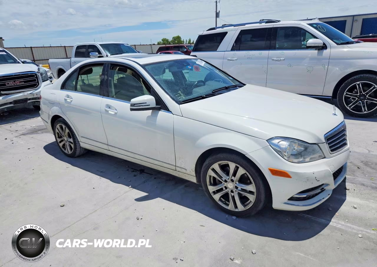 2013 Mercedes-Benz C 250 VIN:WDDGF4HB4DA783145 - 4