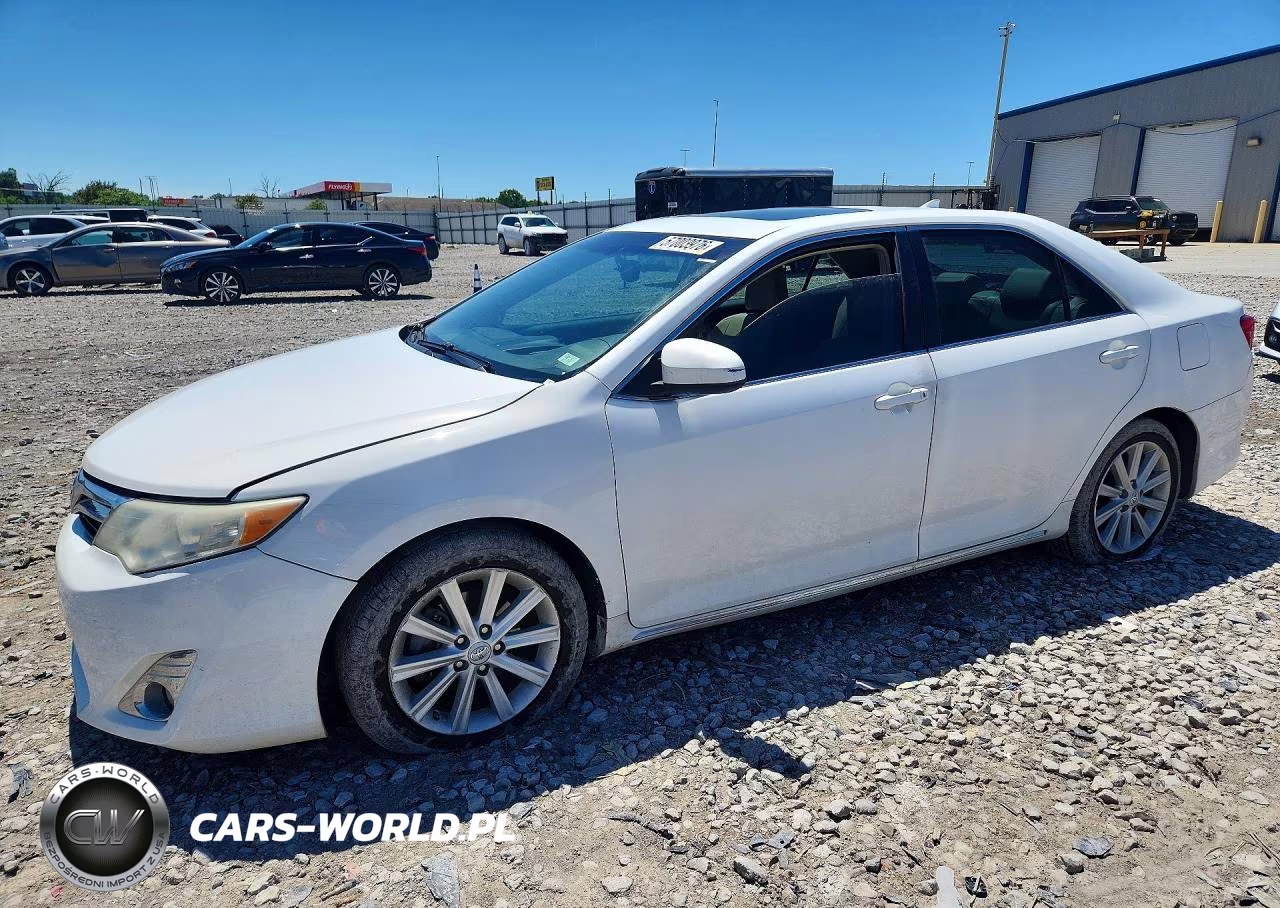 2013 Toyota Camry Xle – zdjęcie 1 z 12