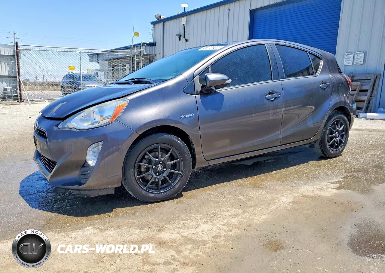 2016 Toyota Prius C One