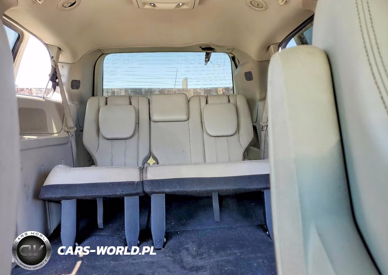 2013 Chrysler Town & Country Touring VIN:2C4RC1BG2DR554800 - 10