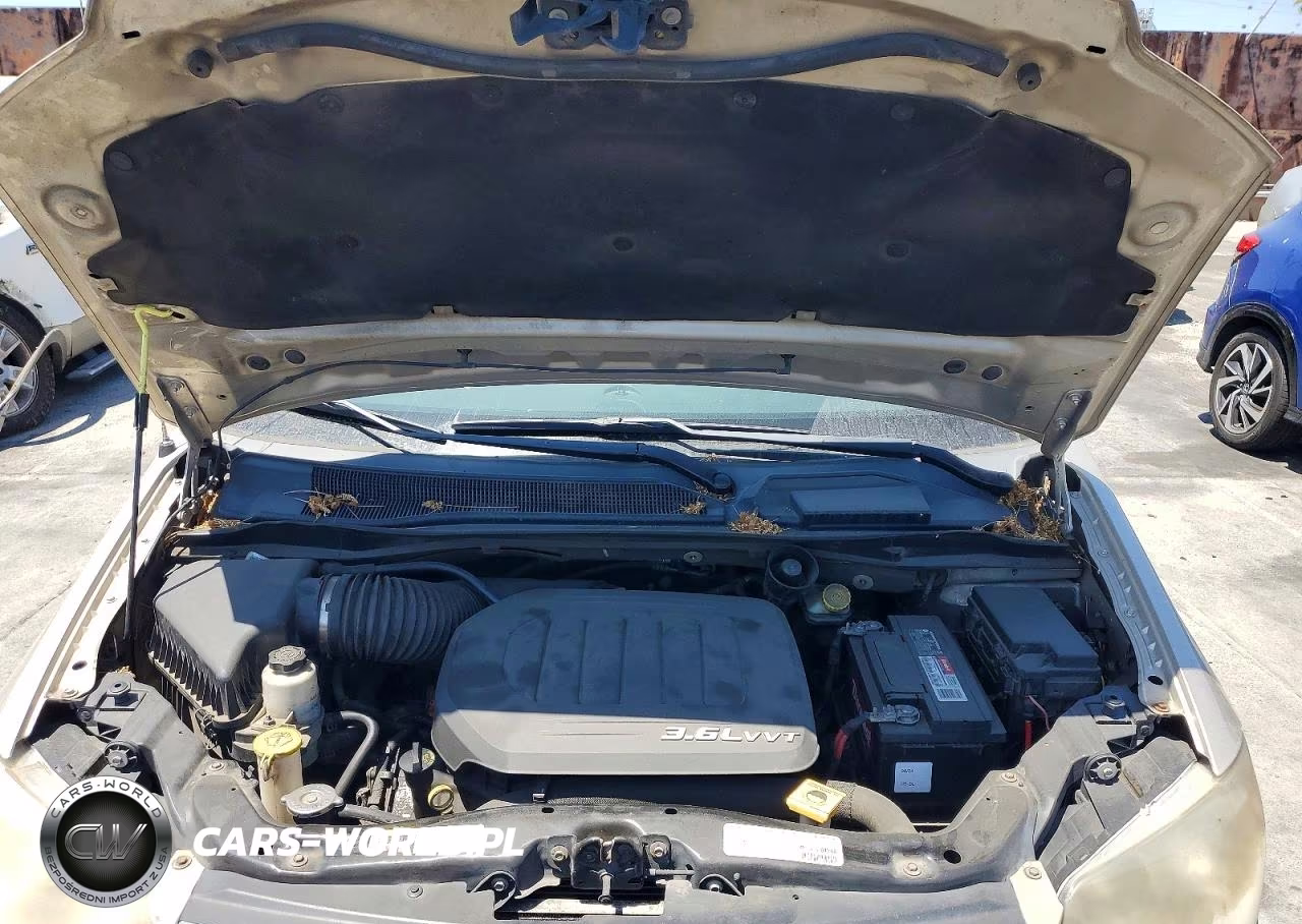 2013 Chrysler Town & Country Touring VIN:2C4RC1BG2DR554800 - 12