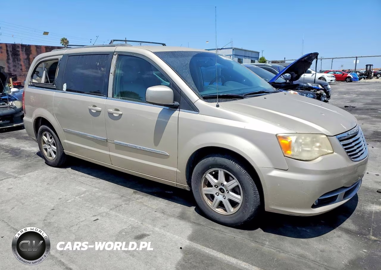 2013 Chrysler Town & Country Touring VIN:2C4RC1BG2DR554800 - 4