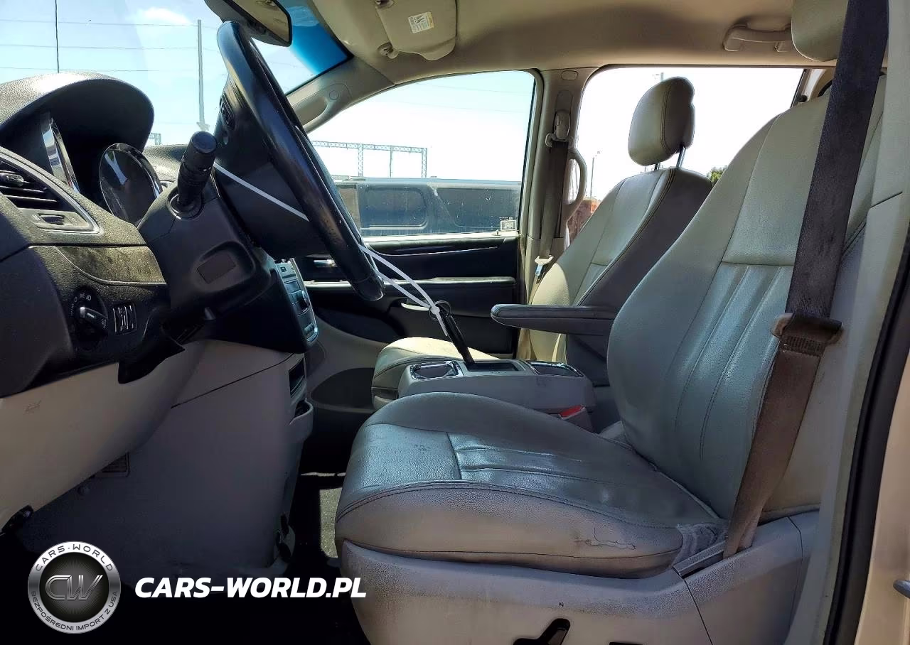 2013 Chrysler Town & Country Touring VIN:2C4RC1BG2DR554800 - 7