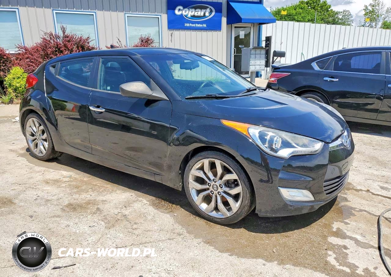 2015 Hyundai Veloster Re:flex VIN:KMHTC6AD5FU221258 - 4