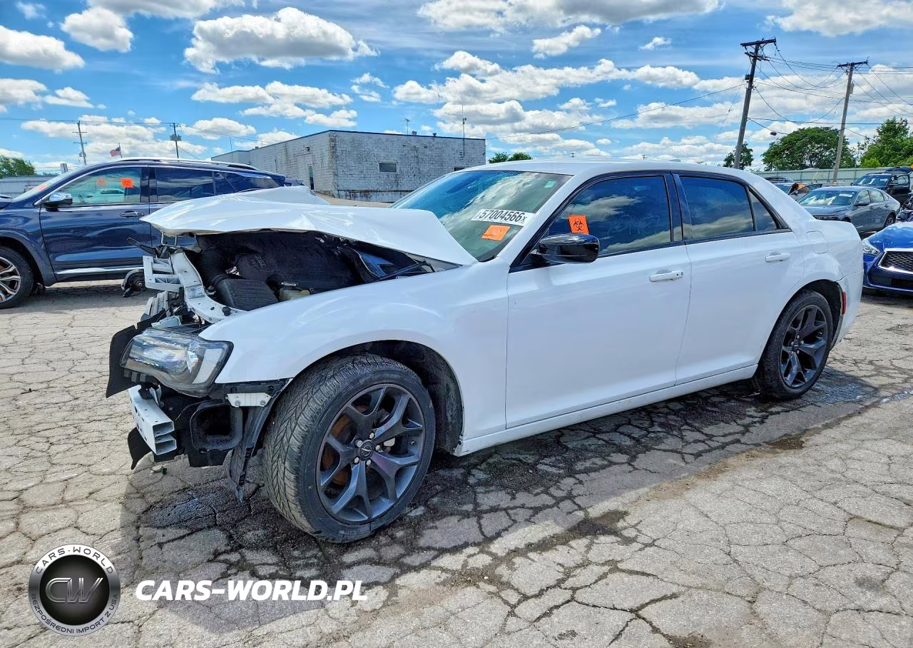 2022 Chrysler 300 Touring – zdjęcie 1 z 12
