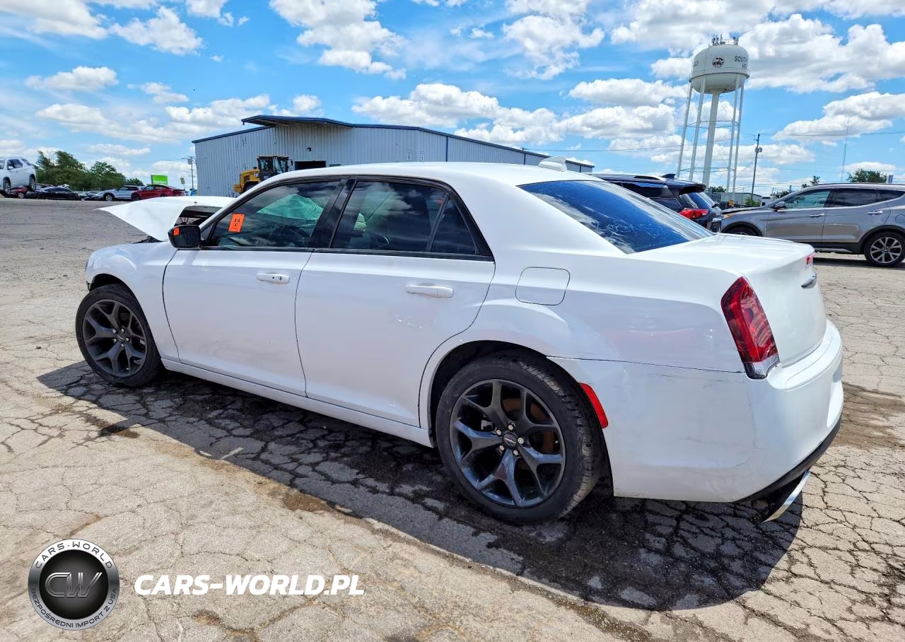 2022 Chrysler 300 Touring VIN:2C3CCAAG7NH134324 - 2