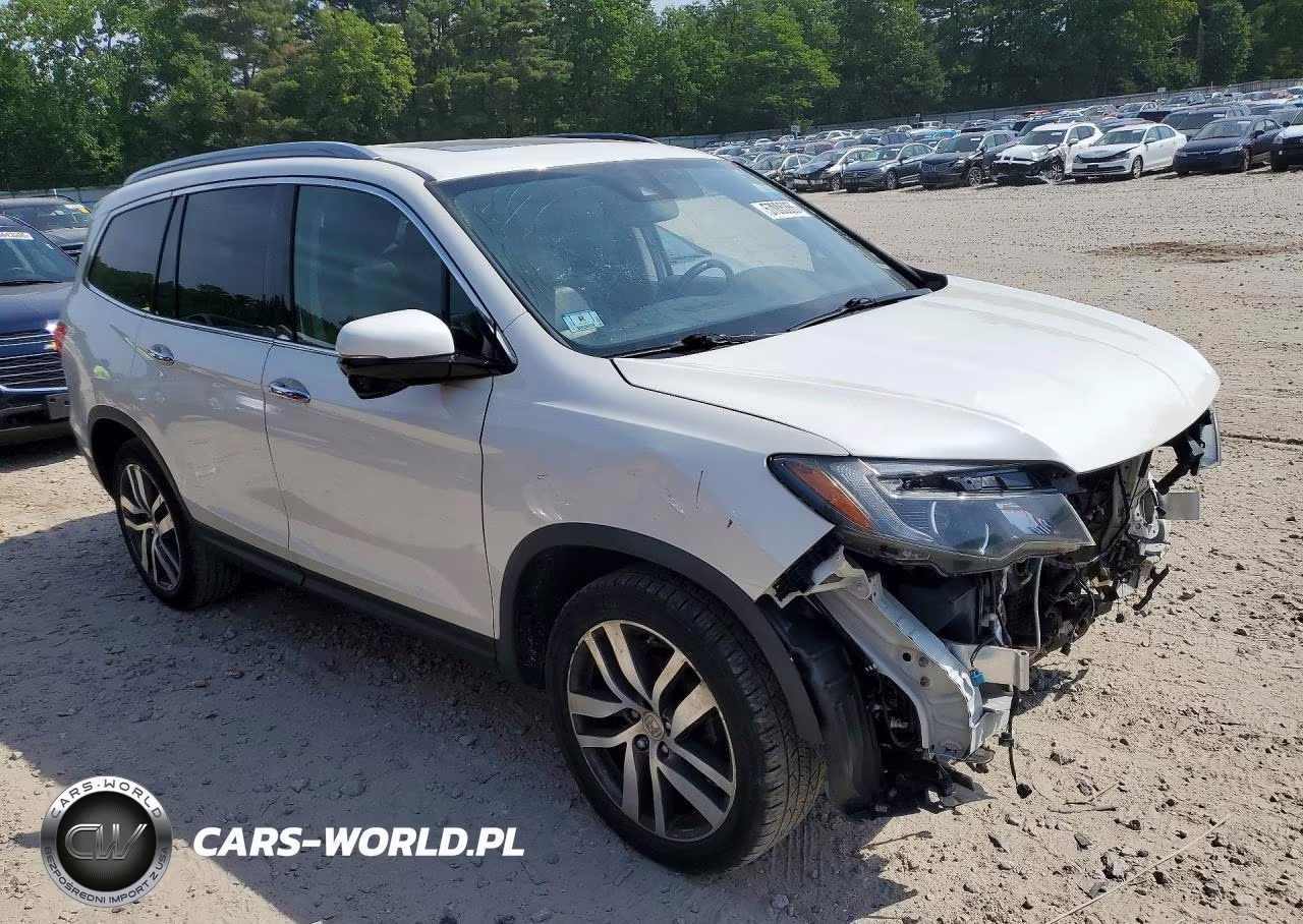 2017 Honda Pilot Touring VIN:5FNYF6H90HB064723 - 4