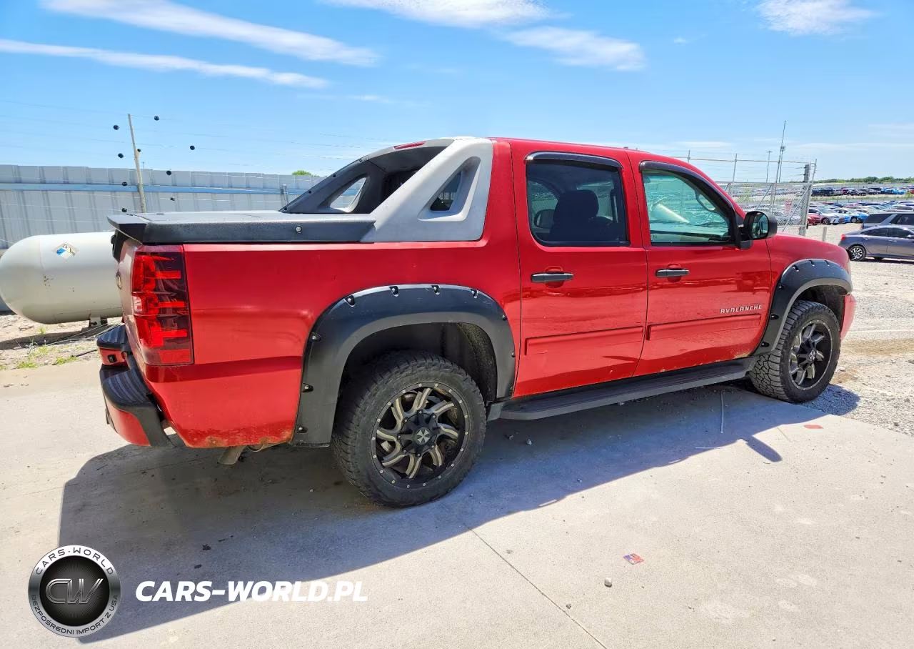 2011 Chevrolet Avalanche Ls VIN:3GNTKEE37BG329520 - 3