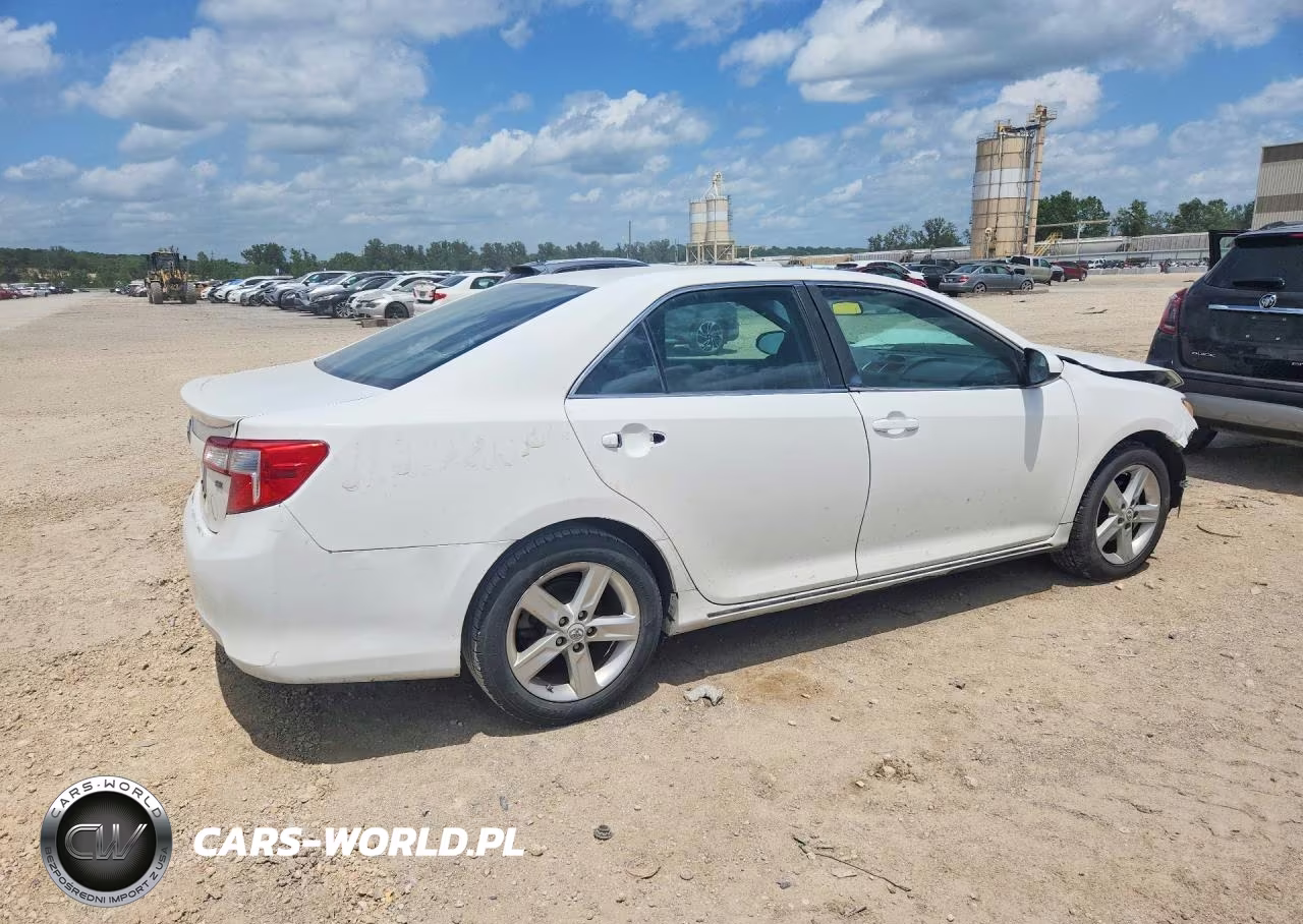 2013 Toyota Camry Se VIN:4T1BF1FK4DU637778 - 3