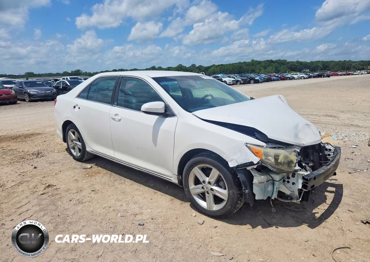 2013 Toyota Camry Se VIN:4T1BF1FK4DU637778 - 4