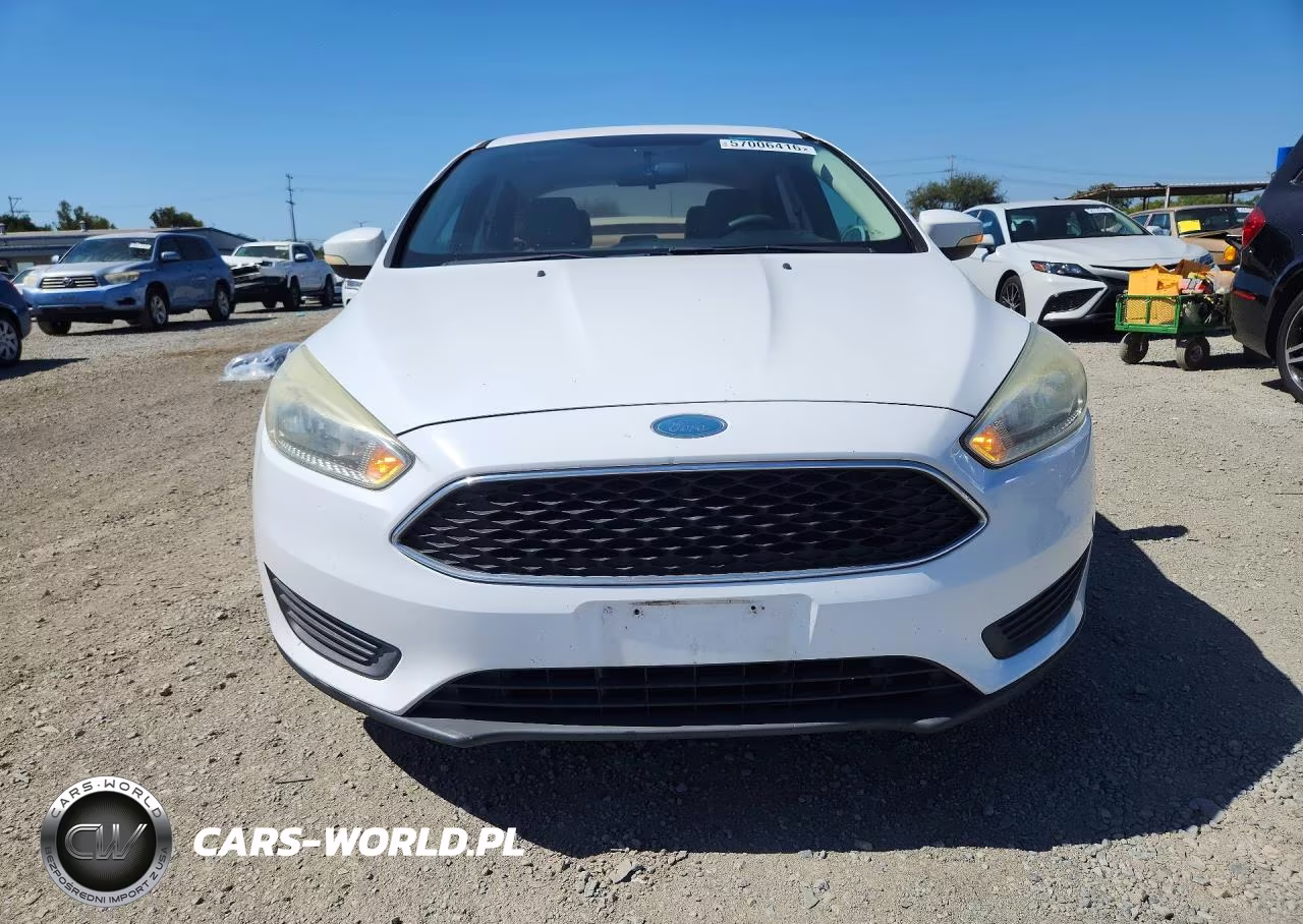 2015 Ford Focus Se VIN:1FADP3F2XFL317353 - 5
