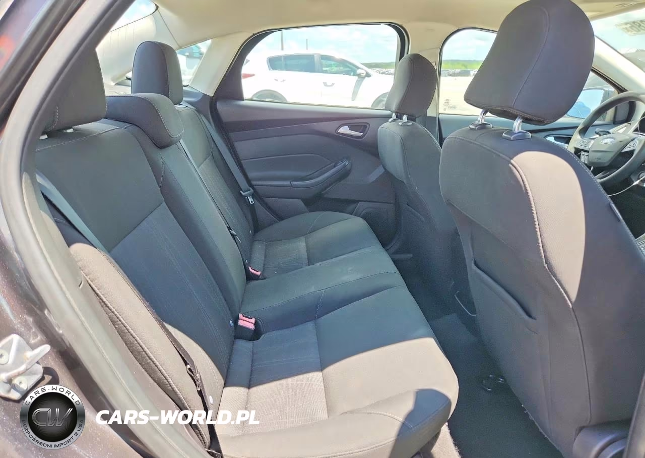 2015 Ford Focus Se VIN:1FADP3F2XFL342267 - 10
