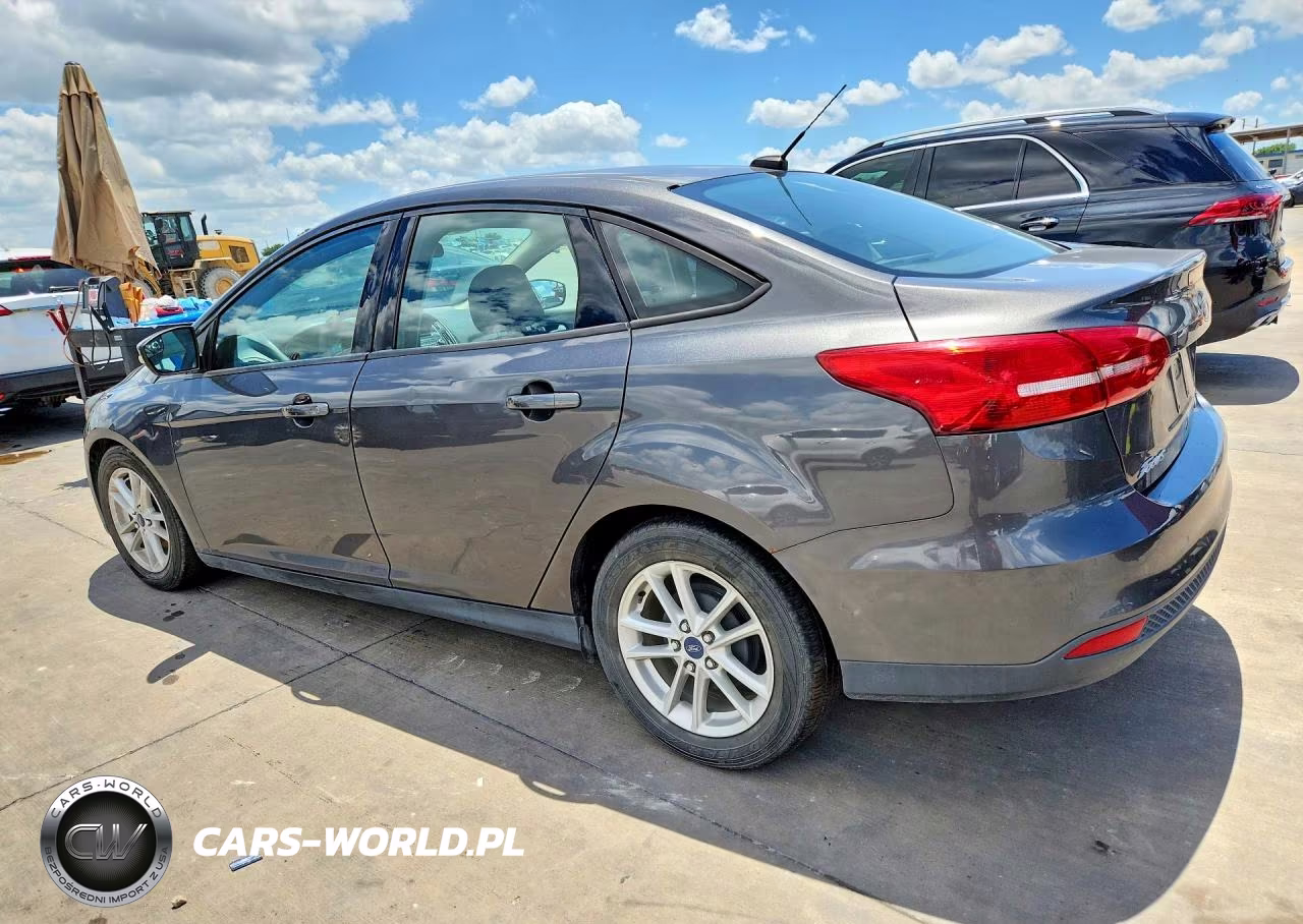 2015 Ford Focus Se VIN:1FADP3F2XFL342267 - 2